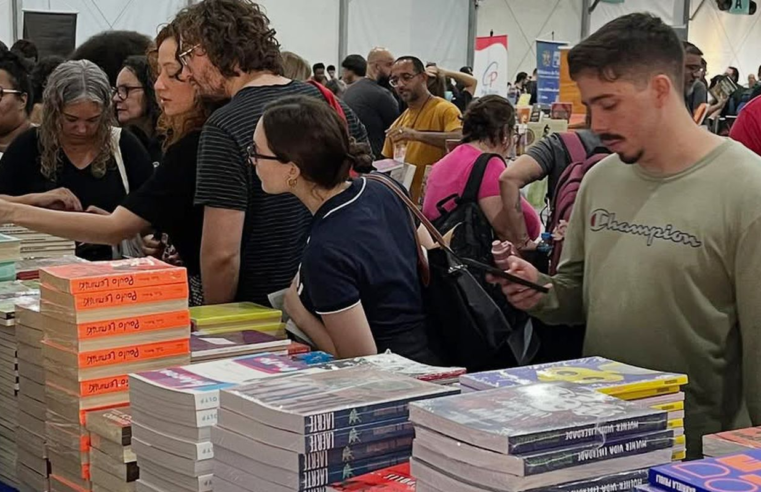 Feira do Livro da Unesp reúne 160 editoras e vai até domingo