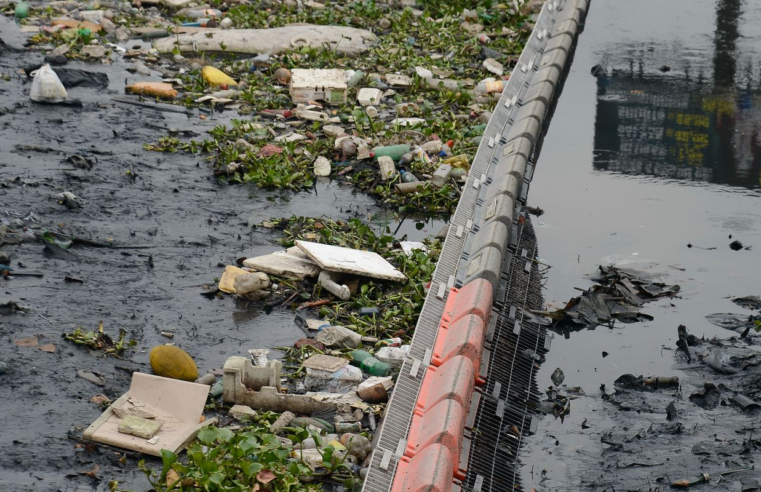 Baía de Guanabara recebe 3 milhões de litros de chorume por dia