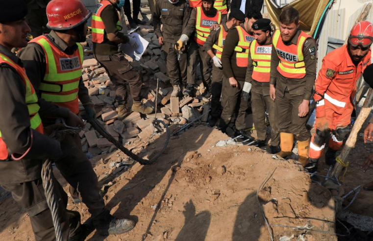 Paquistão diz ter abatido 25 drones; Índia repeliu retaliação
