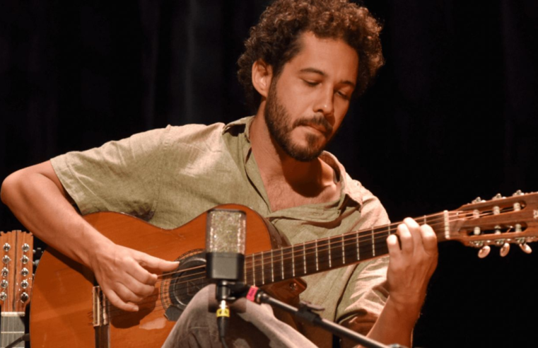 Viola caipira de Daniel Ganc embala Cena Musical na TV Brasil
