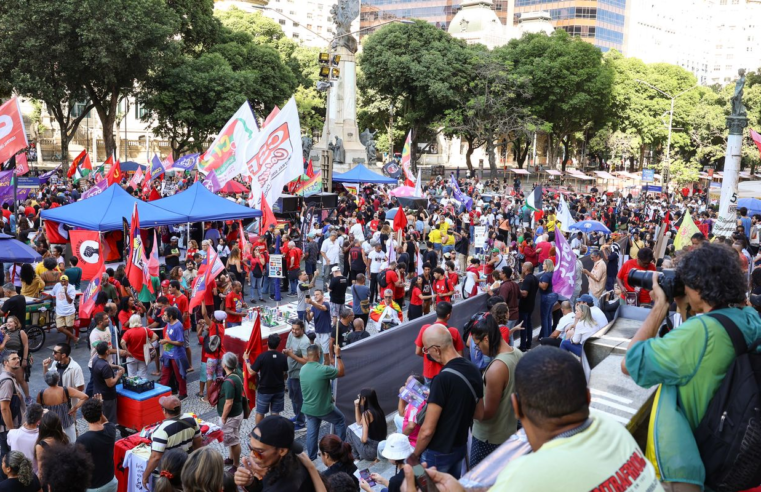 Fim da escala 6×1 une movimentos no ato de 1º de Maio no Rio