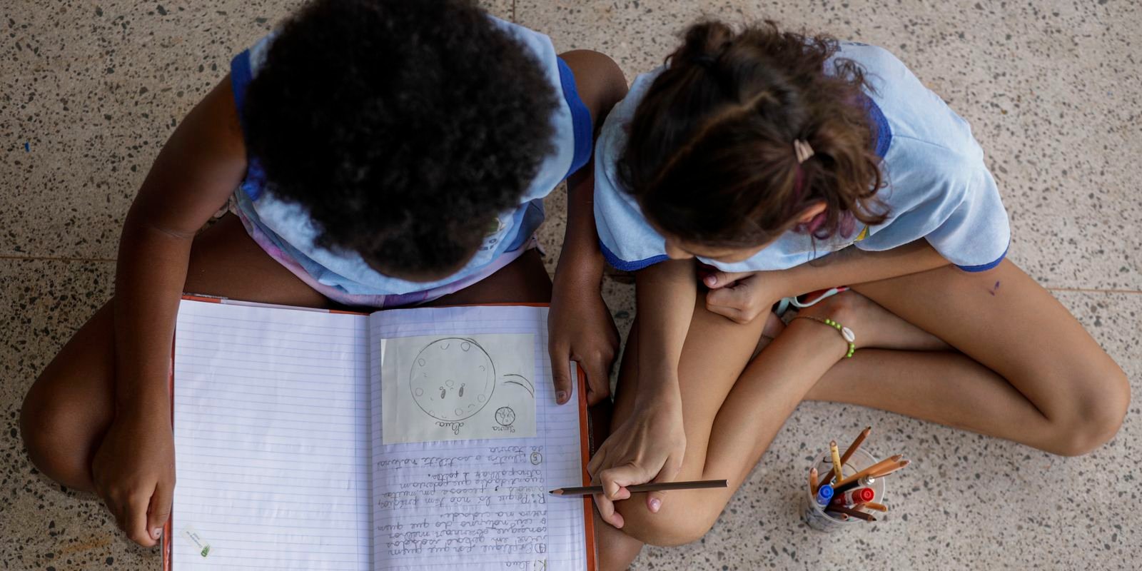 Peça teatral Hora da Saída alerta para riscos do cyberbullying