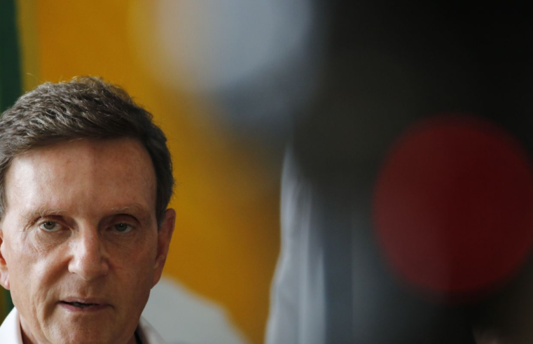 Justiça do RJ bloqueia bens de Crivella por improbidade administrativa