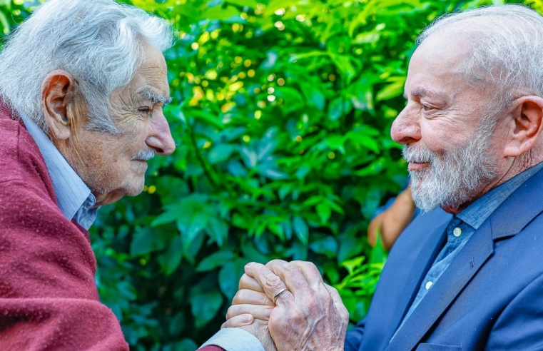 Lula participa de funeral do ex-presidente do Uruguai Pepe Mujica