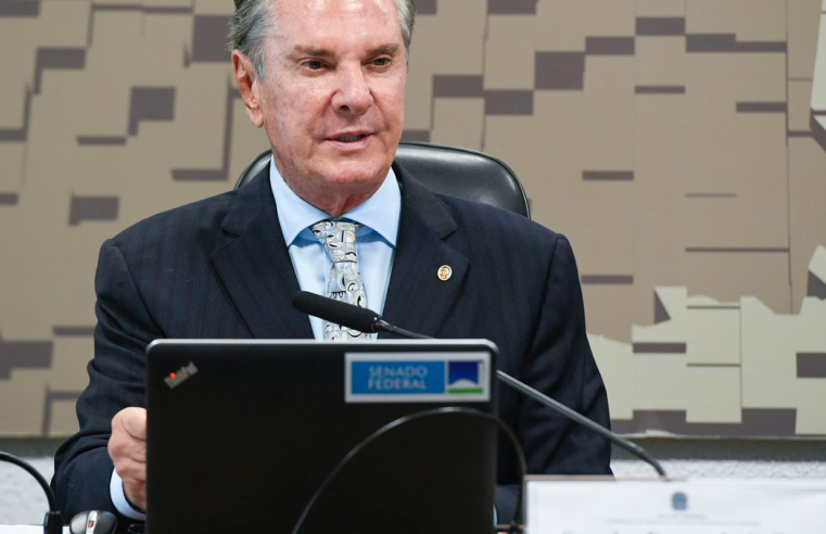 Ex-presidente Fernando Collor deixa presídio para cumprir pena em casa