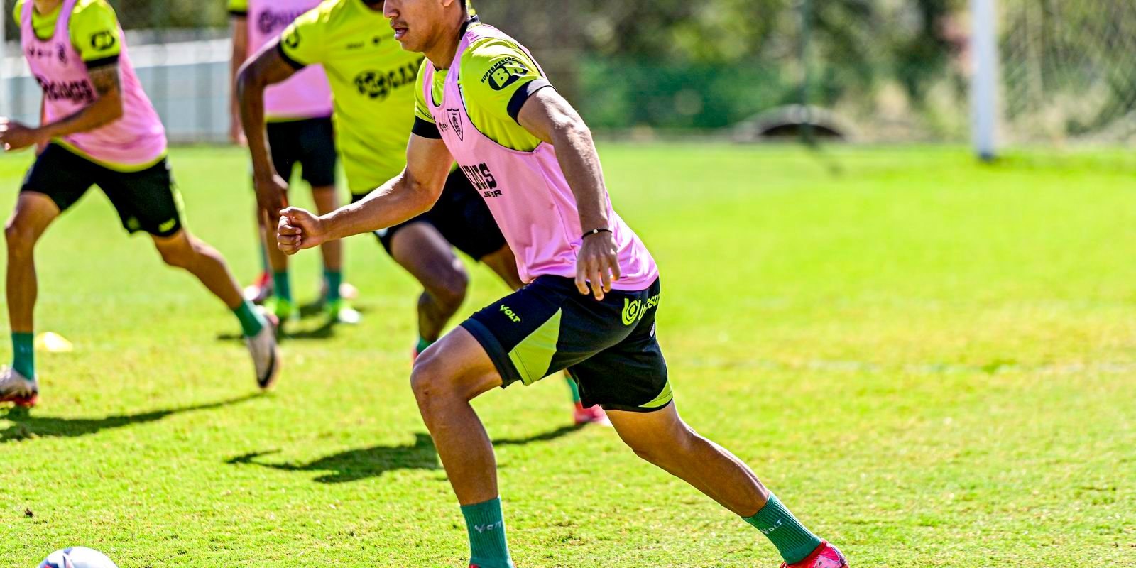 STJD suspende jogador do América-MG em caso de discriminação racial