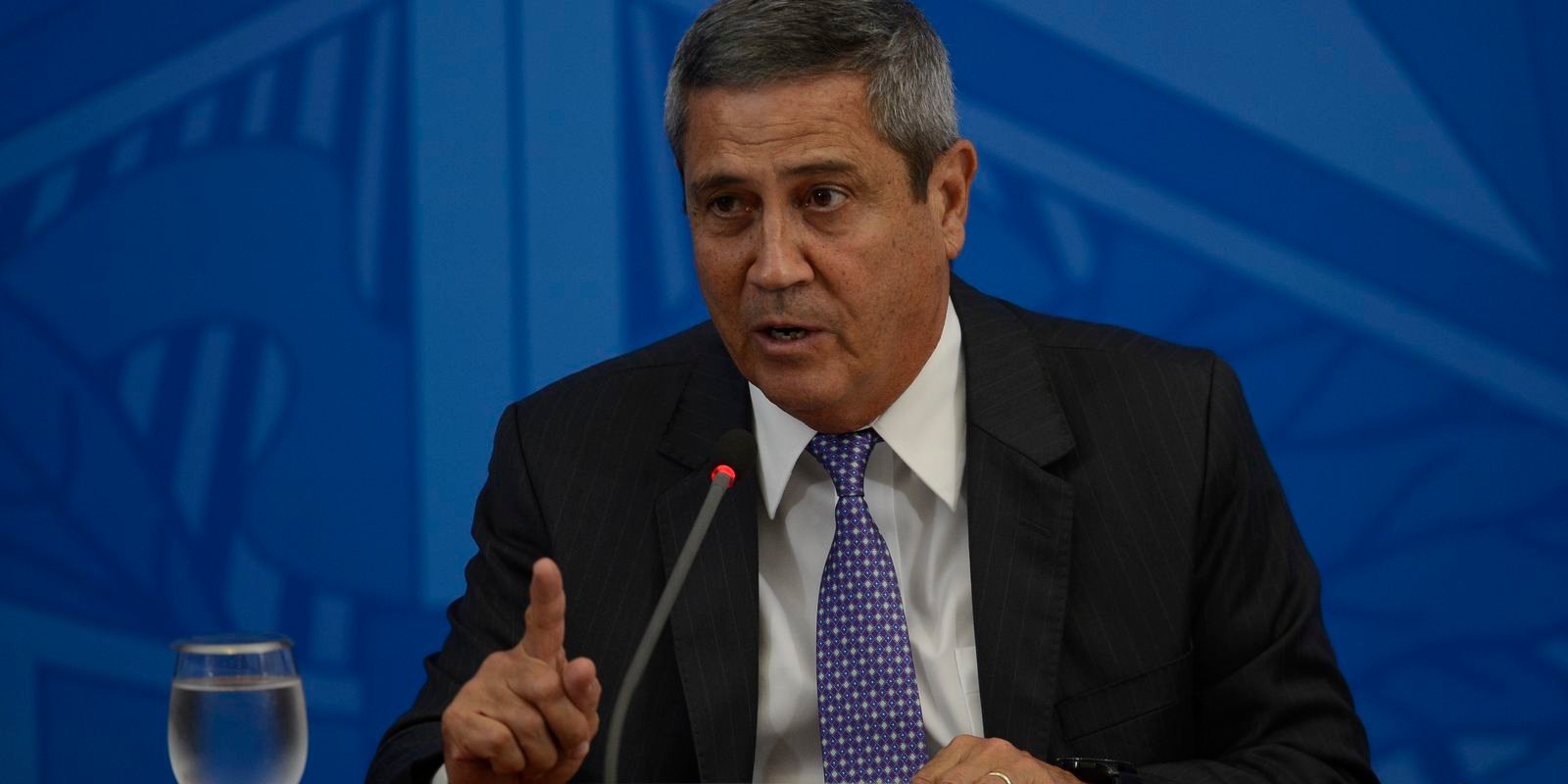PGR defende que general Braga Netto siga em prisão preventiva