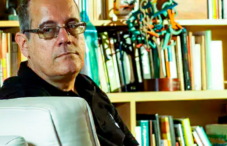 Escritor e poeta Paulo Henriques Britto é eleito para a ABL