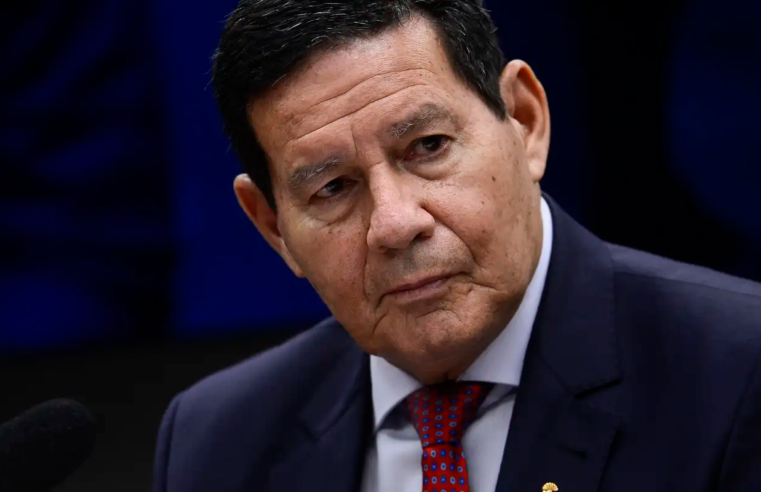 Mourão diz que não participou de reunião golpista no governo Bolsonaro