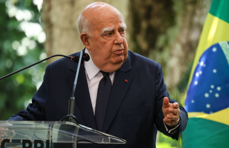Morre, aos 90 anos, o embaixador Marcos Azambuja
