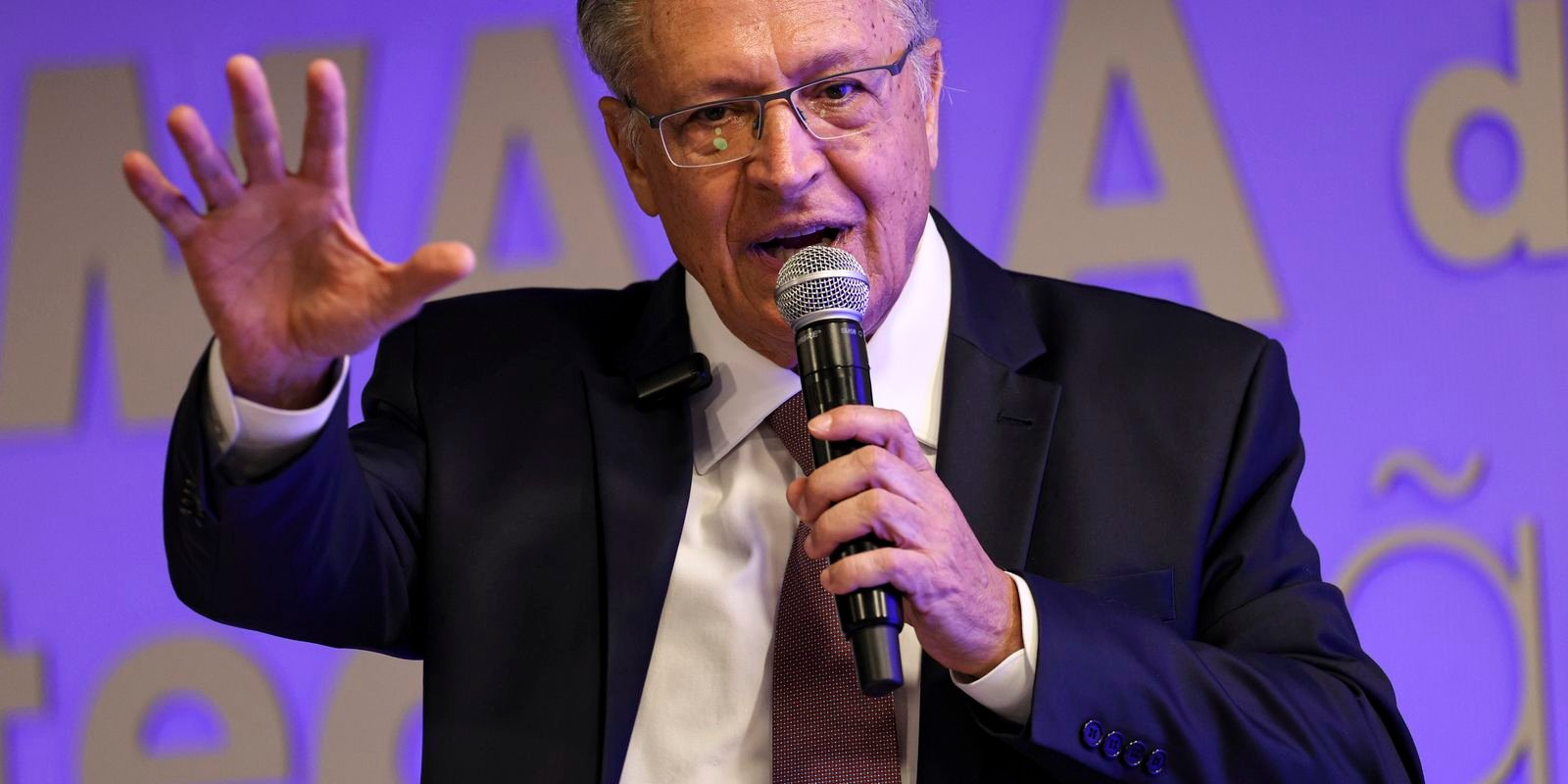 Alckmin passa por exames após sentir enjoo e dores abdominais