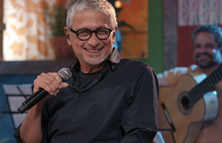 Zé Renato canta Zé Keti no programa Samba na Gamboa