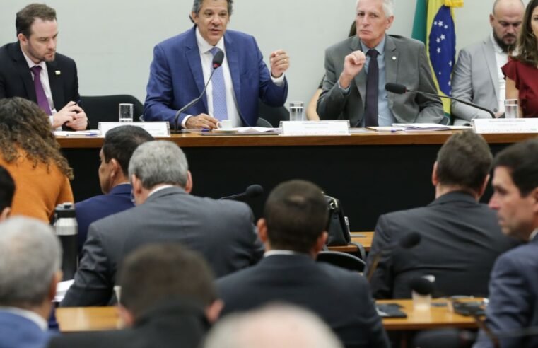Audiência com Haddad é encerrada após tumulto entre deputados