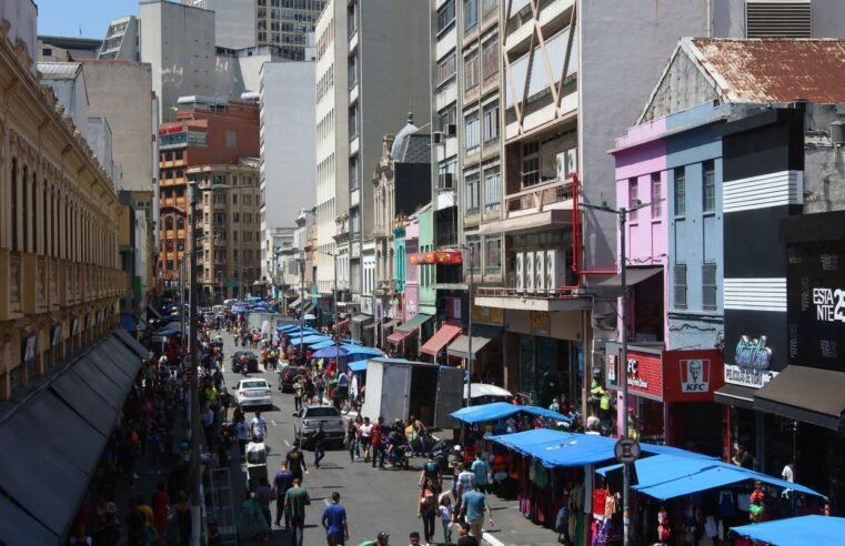 Comércio paulista fechou 3 mil vagas em março, diz FecomércioSP