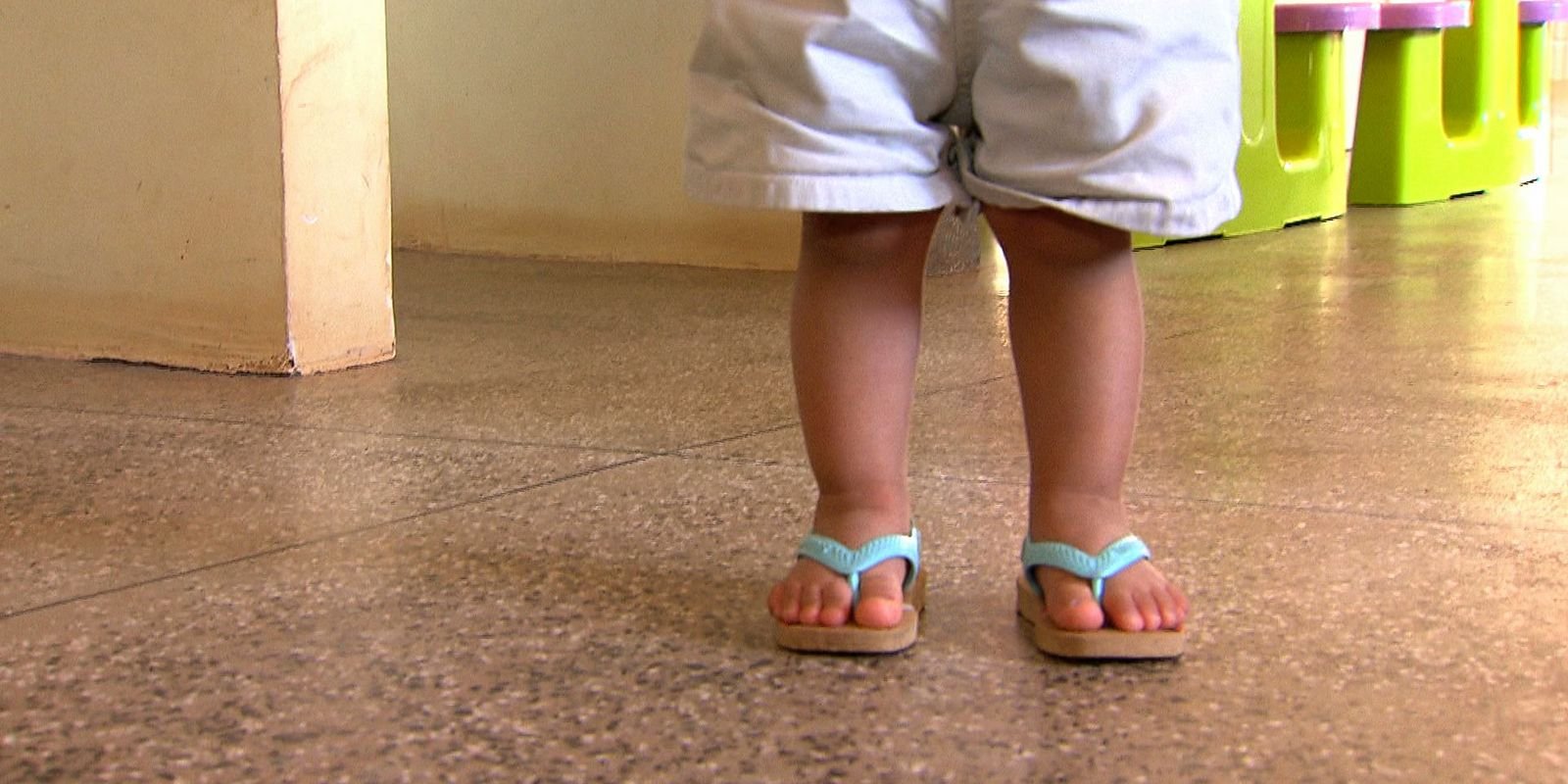 Crianças pequenas são mais expostas a riscos climáticos, mostra estudo