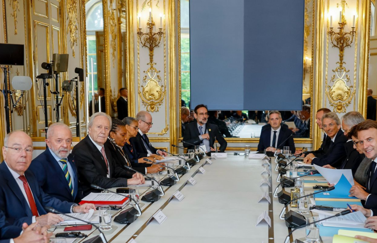Macron pede inclusão de cláusulas-espelho para acordo UE-Mercosul