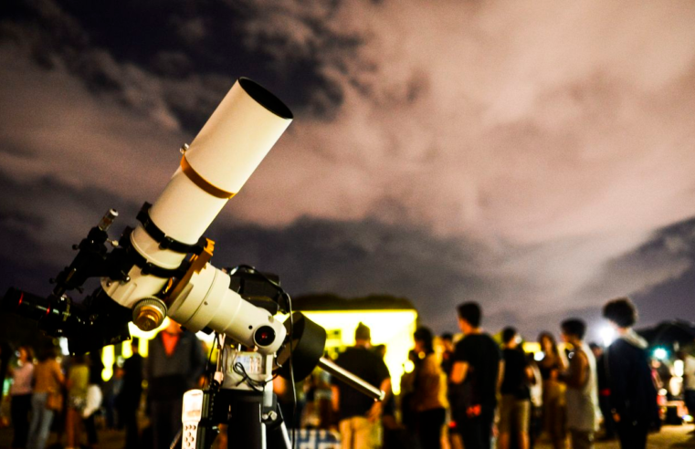 Alinhamento com a Lua torna estrelas Spica e Antares mais visíveis