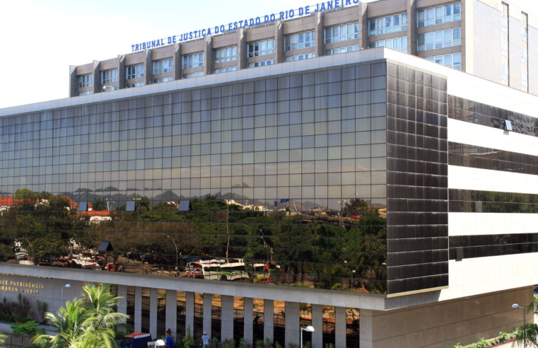 Justiça do Rio condena médico que estuprou mulheres na sala de parto