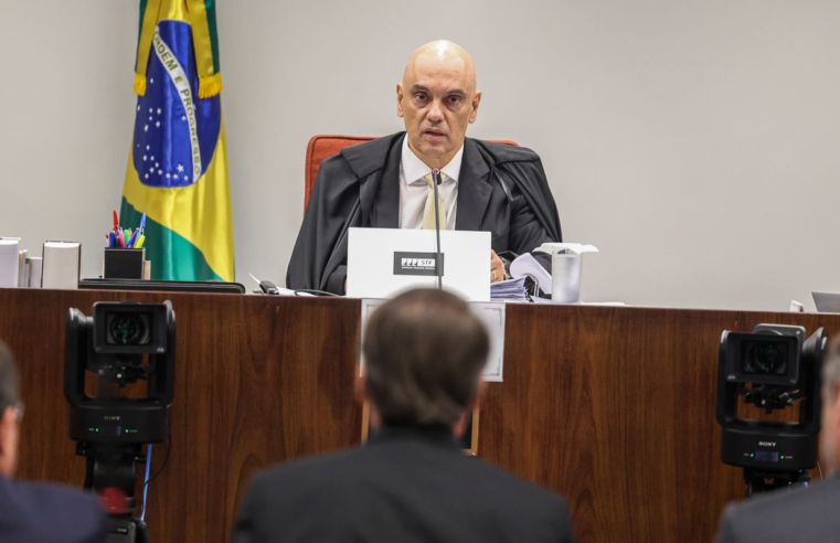 Bolsonaro diz que não recebeu voz de prisão de comandante Freire Gomes
