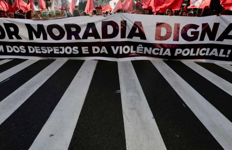 Ato protesta contra remoções e pelo direito à moradia em São Paulo
