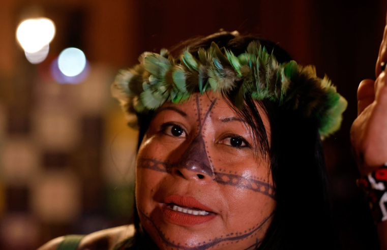 Mercado de carbono ameaça vida indígena, diz Alessandra Munduruku
