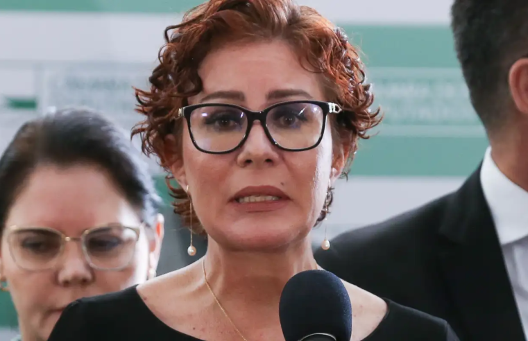 Moraes nega recurso de Carla Zambelli contra execução da condenação