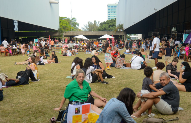 Bienal do Livro tem ingressos esgotados no 2º dia da festa literária