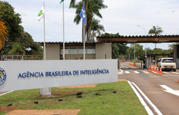 PF indicia Jair Bolsonaro e Ramagem no inquérito da “Abin Paralela”