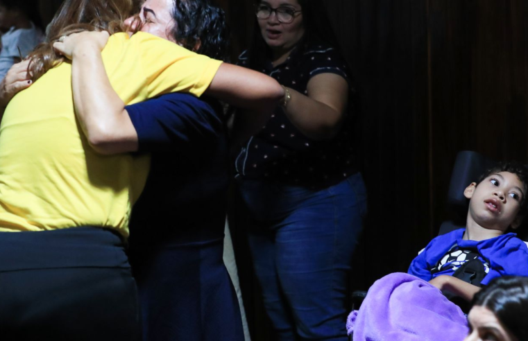 Congresso derruba veto e pensão para vítimas da zika é retomada