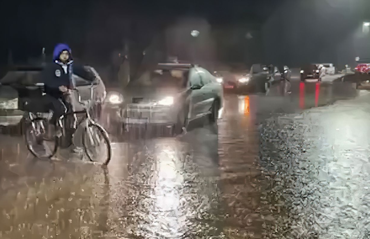 Chuva acima do esperado alaga ruas e causa transtornos em Canoas