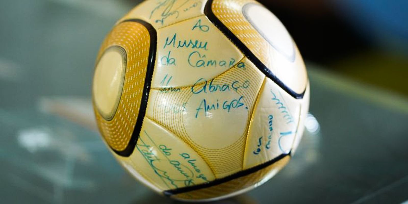 Moraes vota por condenar acusado de furtar bola autografada por Neymar