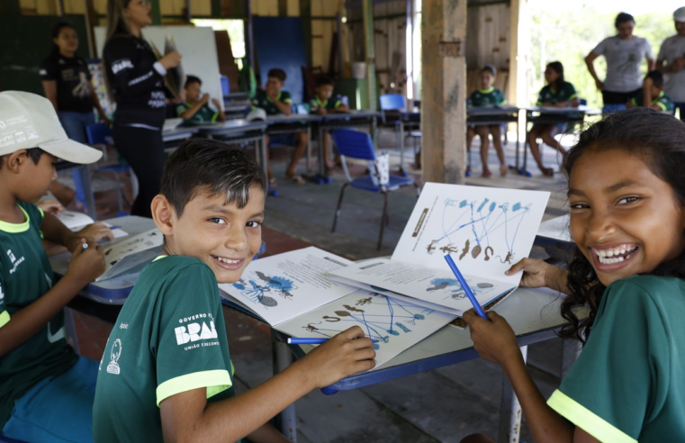"Z de zangão": projeto aproveita vivências para alfabetizar no mangue