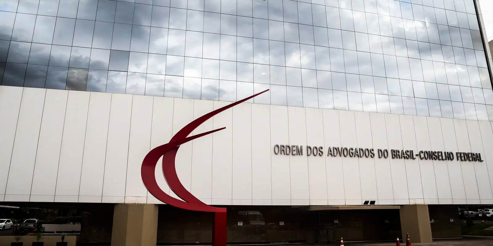 OAB proíbe inscrição de candidatos condenados por crimes raciais