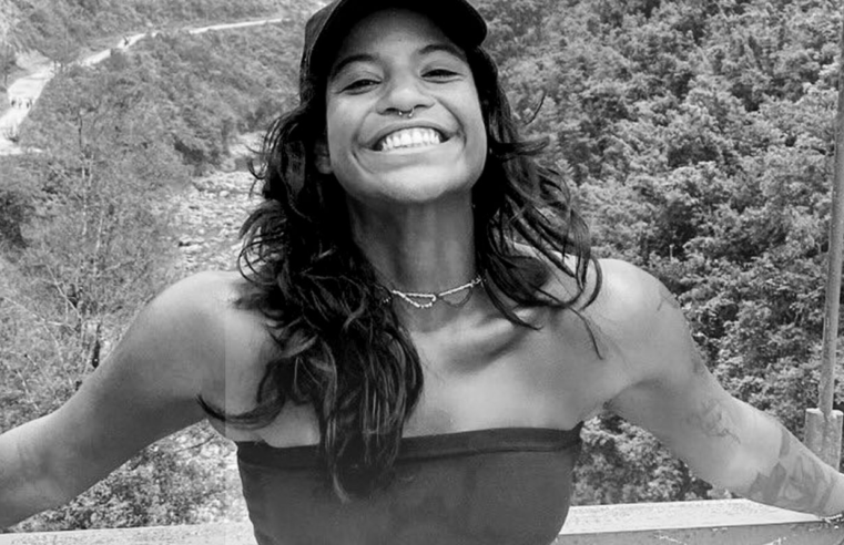 Morre brasileira que caiu em trilha de vulcão na Indonésia
