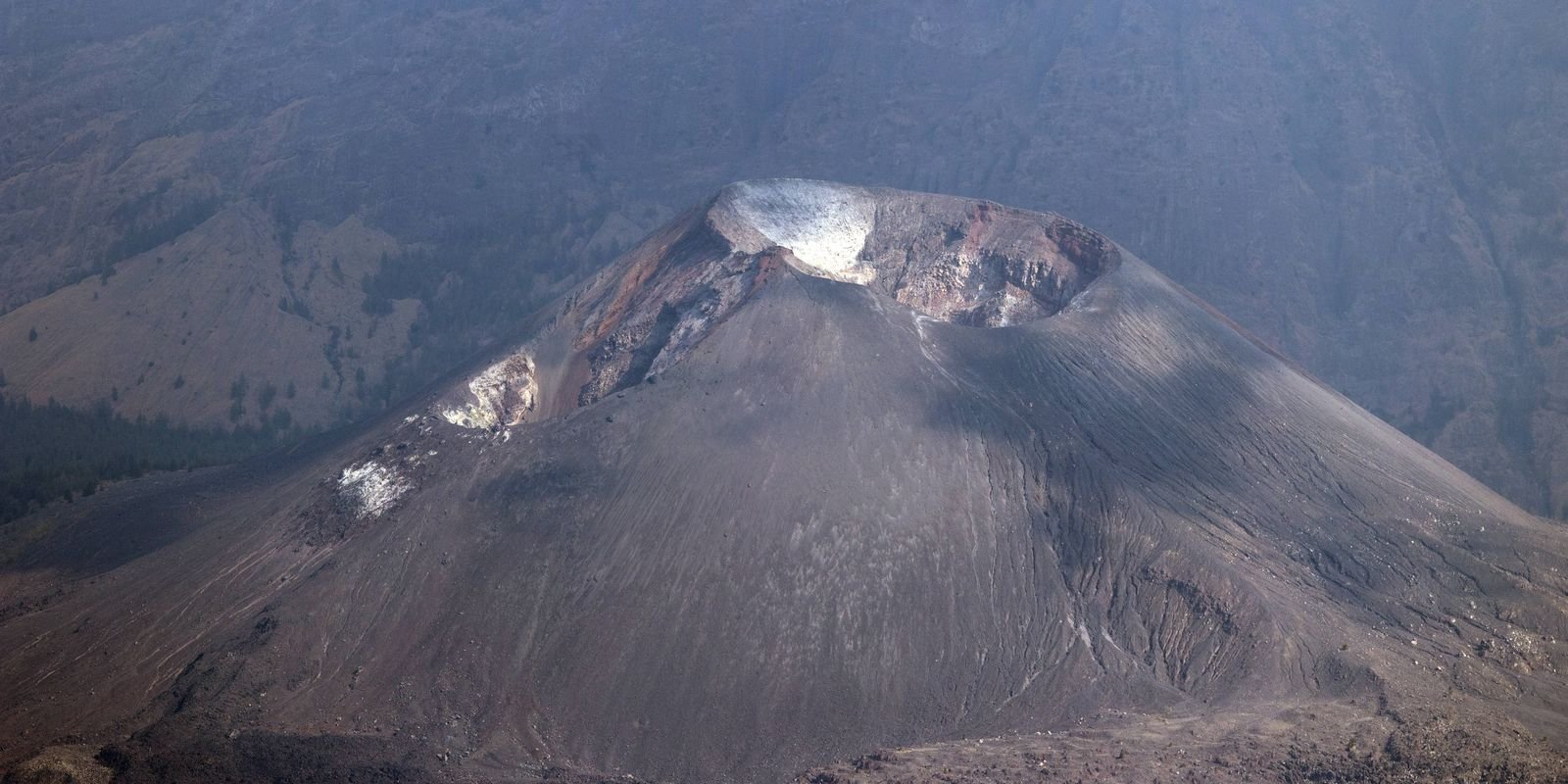 Atleta aponta falta de orientação a turistas em trilha na Indonésia