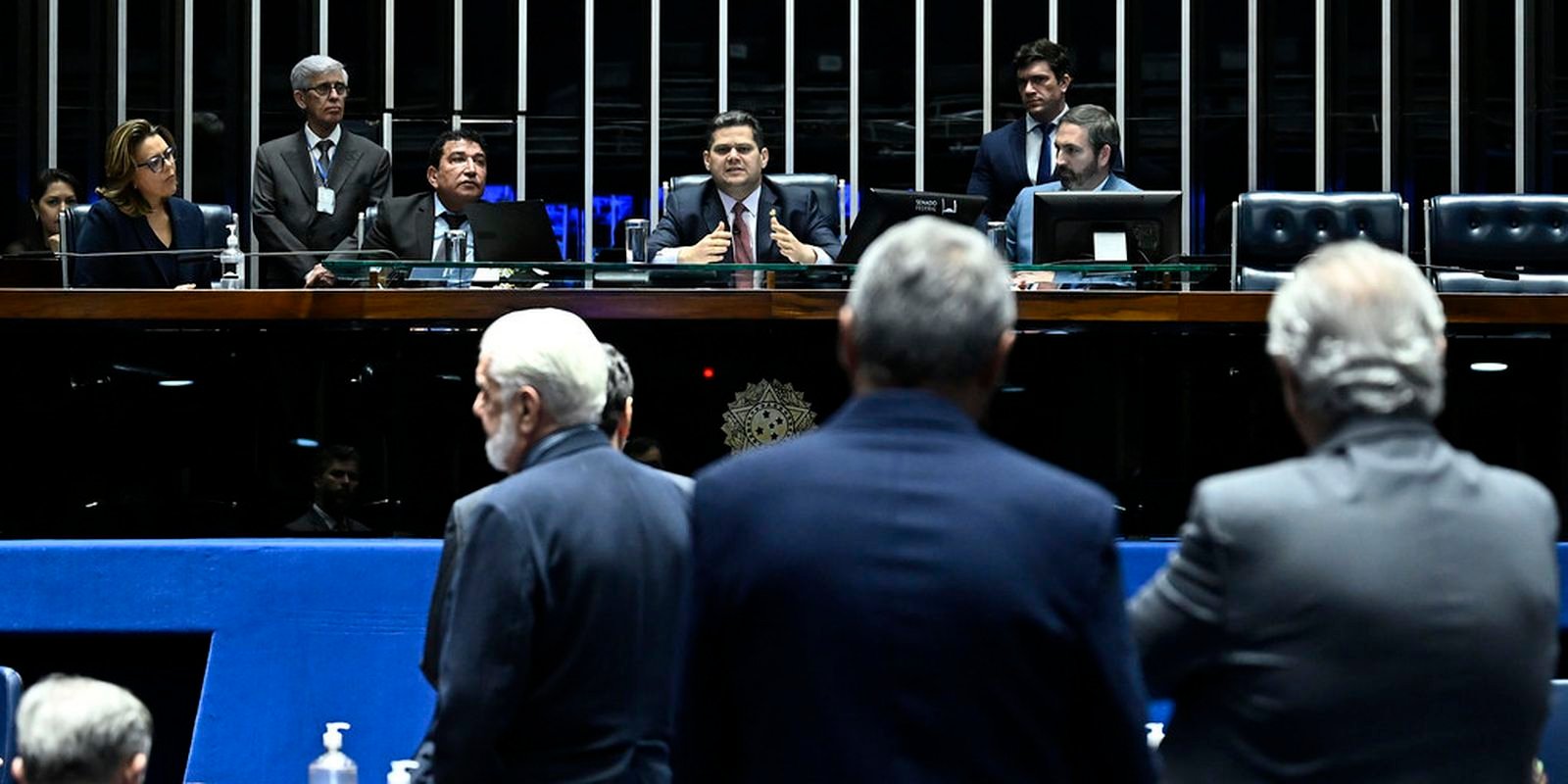 Senado aprova cota de 30% para mulheres em conselhos de estatais