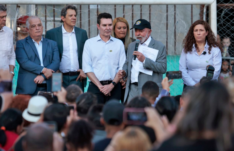 Na Favela do Moinho, Lula assina acordo habitacional para moradores