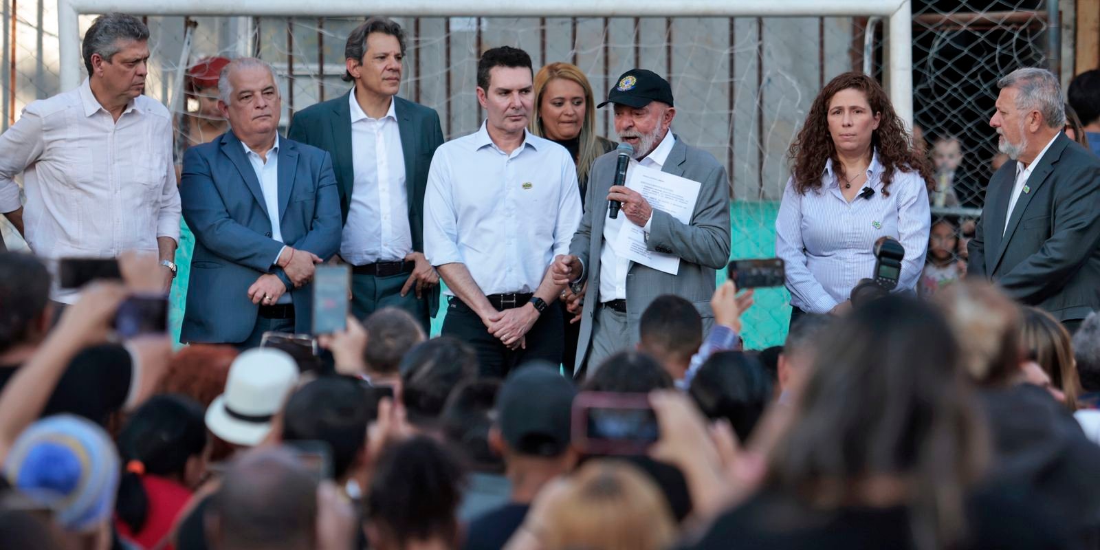 Na Favela do Moinho, Lula assina acordo habitacional para moradores
