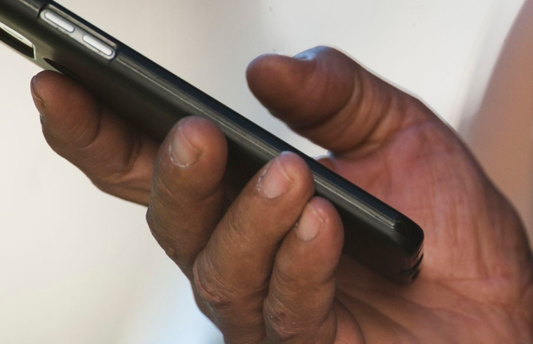 Polícia do Rio combate roubo de celulares