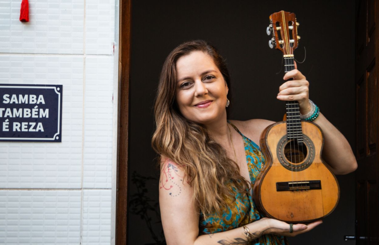Roberta Nistra segue linhagem da mulher sambista que toca cavaquinho