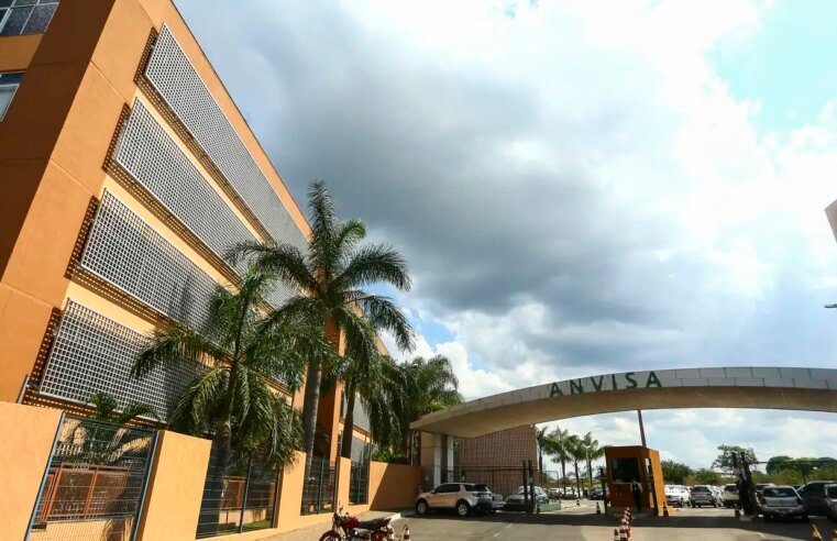 Anvisa alerta sobre uso do formol como alisante de cabelos