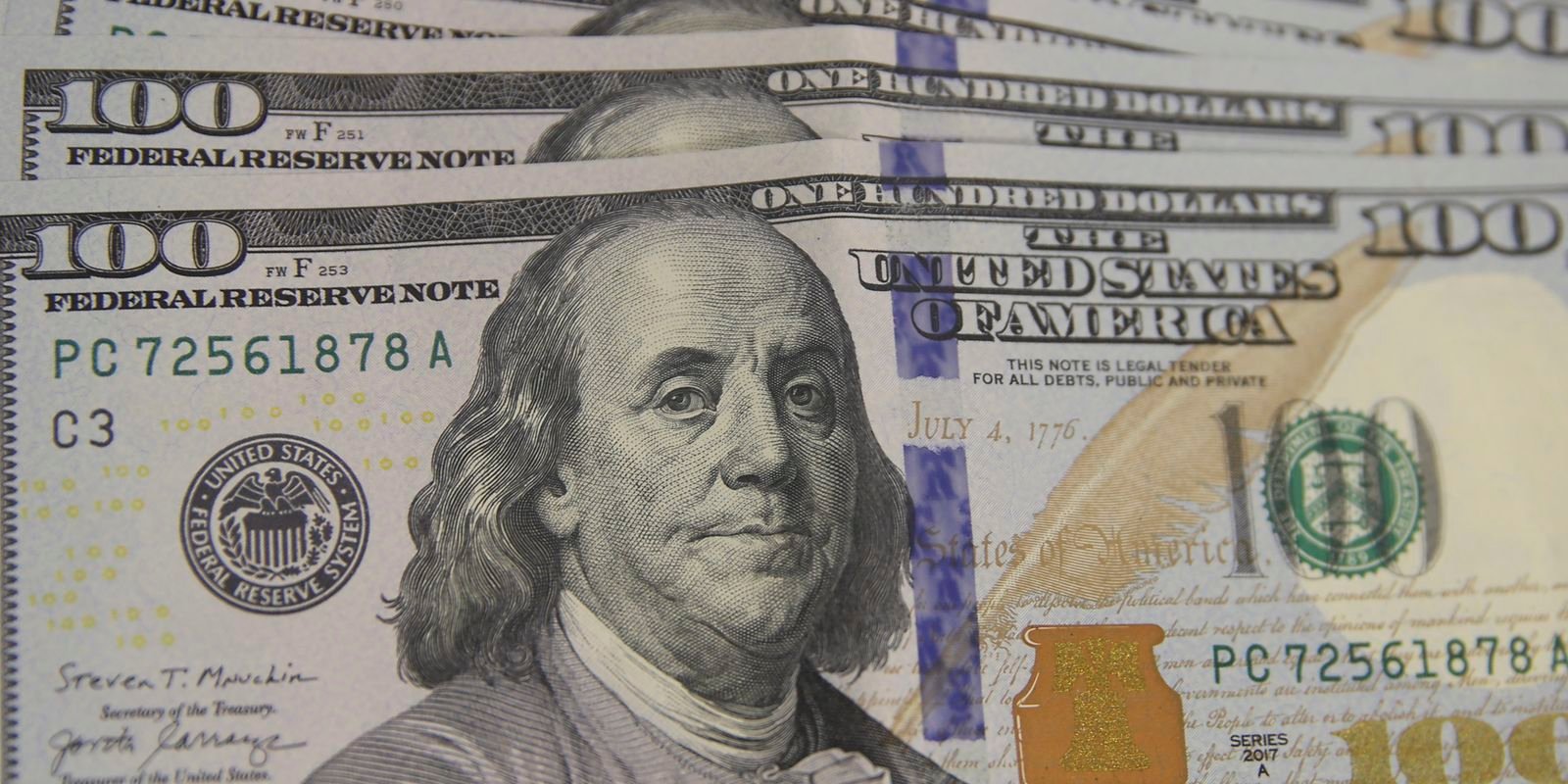 Dólar supera R$ 5,50 com tarifas de Trump sobre o Brasil