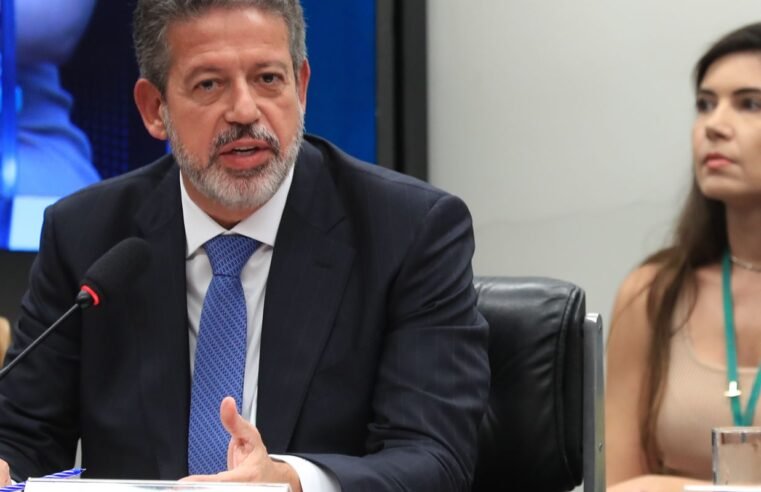Lira amplia redução parcial de IR para quem ganha até R$ 7.350