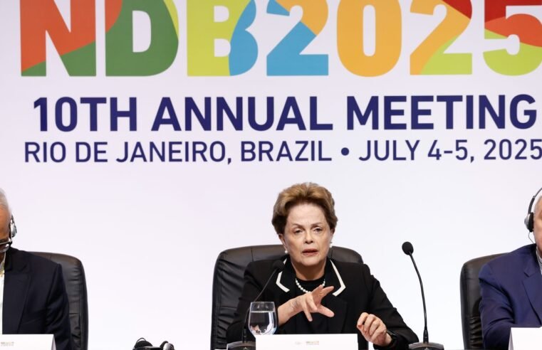 Ninguém quer assumir lugar dos Estados Unidos, diz Dilma Rousseff