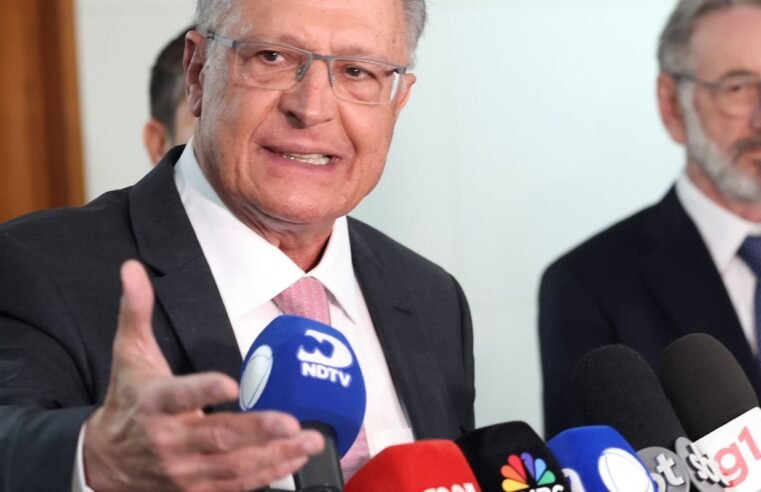 Pix é modelo, e problema real está em tarifas dos EUA, diz Alckmin