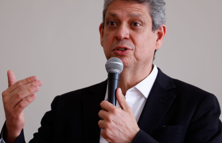 Governo defende justiça tributária e não alta de imposto, diz ministro