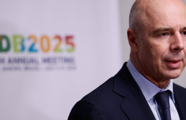 Mesmo sem consenso no Brics, Rússia defende alternativa ao dólar