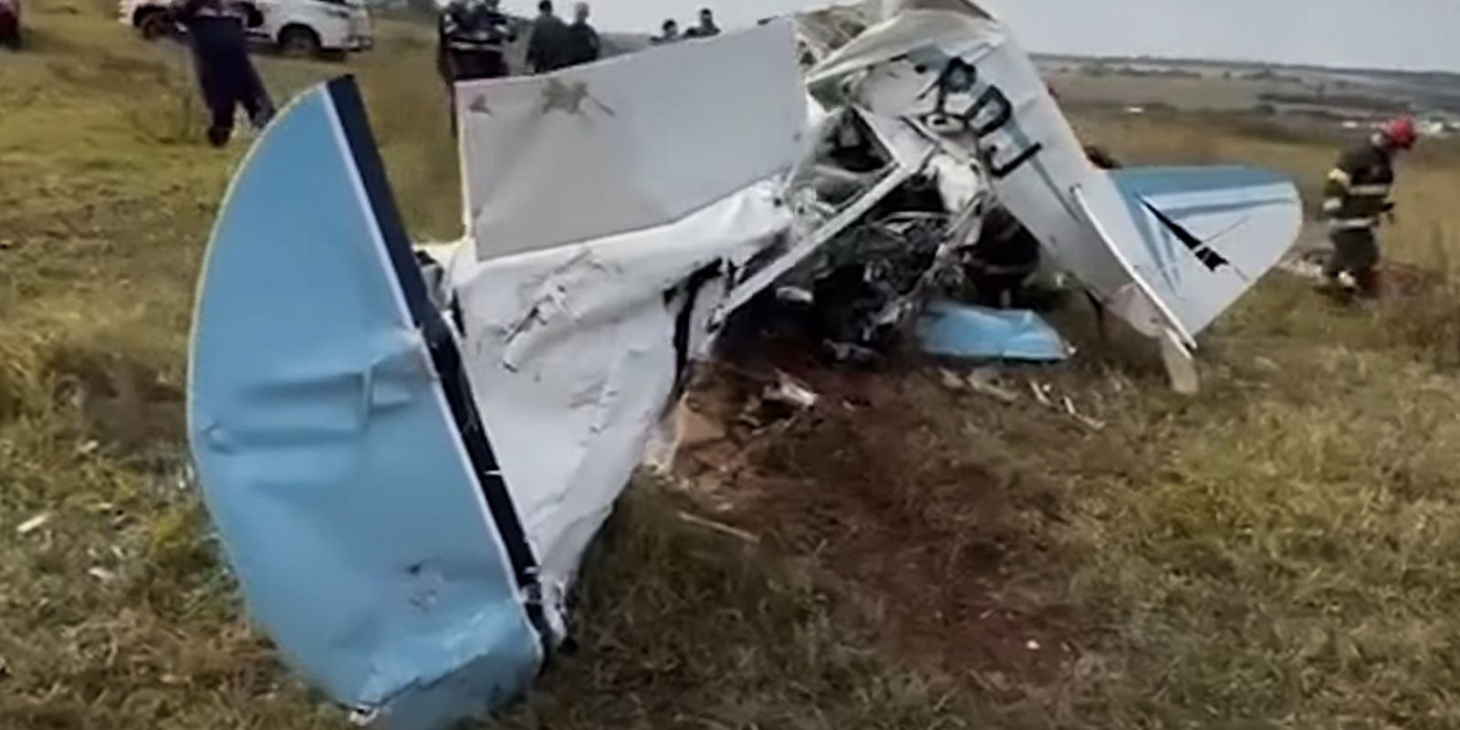 Queda de avião deixa dois mortos no interior de SP