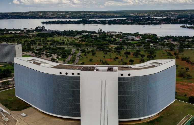 Presidente Lula nomeia duas mulheres para compor STJ e TSE