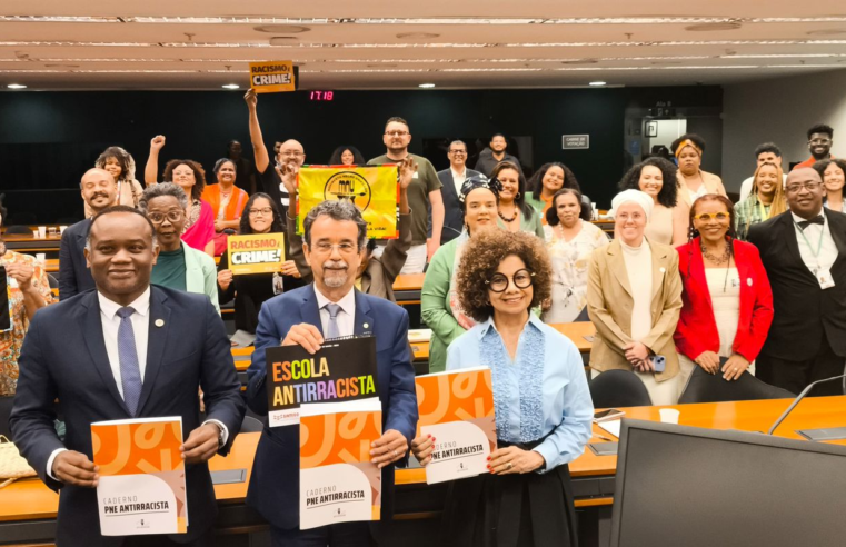 Chega ao Congresso caderno de propostas para educação antirracista